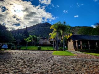 Stonebreaker Country Lodge - Oudtshoorn - 0