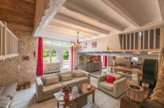 Maison De Charme Avec Sa Piscine - 5