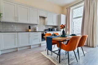 Outdoor Terrace - Luxurious City Centre Apartment - 1