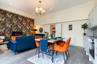 Outdoor Terrace - Luxurious City Centre Apartment - Canterbury - 3