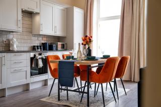 Outdoor Terrace - Luxurious City Centre Apartment - 6