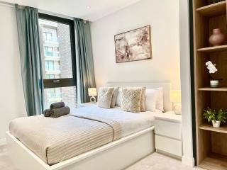 Promo Rate - Modern 2-Bed Clerkenwell Flat with Private Balcony near Farringdon, Shoreditch, Hoxton - 4