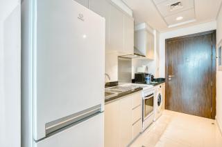 PVH - Serene Studio with Skyline View - Carson B - 2