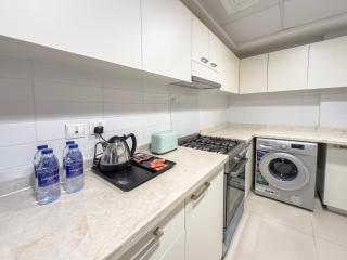 1Bedroom Apartment with Stunning Partial Sea View Pacific Al Marjan - 2