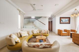 Skyline Haven by Red Olive - 4BHK - 30mins Airport - 2