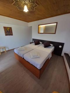 Sweetdreams Guest House - 3