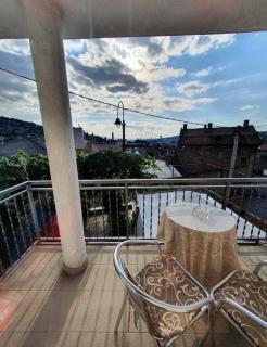 Top Old Town 3 Bedroom Apartment with Garage and Terrace - 1