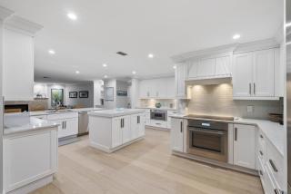 Luxury Park Shore Home with Private Beach - Naples - 2
