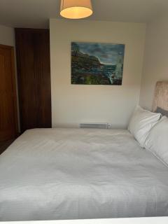 NEM Place, Modern Two-Bedroom Apartment Close to Galway City Centre - 7