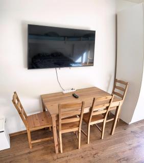 Quiet Stay and Parking - 3