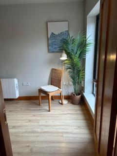 NEM Place, Modern Two-Bedroom Apartment Close to Galway City Centre - 8