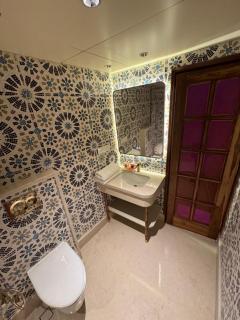 Jyoti Mahal A Heritage Hotel - 10Mins from New Delhi Railway station & 2Mins from Metro - 4