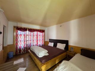 Highway Inn Guest House - Leh - 7