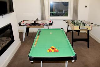 4-bedroom home with games room, in West Yorkshire - Thornhill - 4