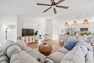 Palm Breeze Villa Cape Coral Heated Pool - 2
