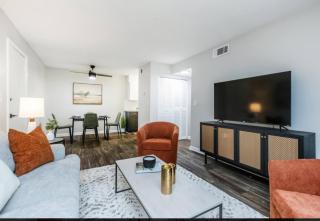 Silverstone Luxury Huntsville Extended Stay - 7
