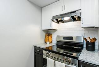 Silverstone Luxury Huntsville Extended Stay - 6