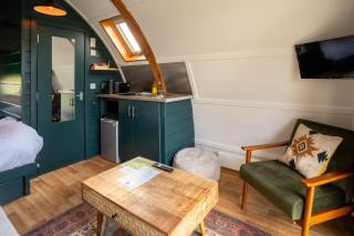 Sedgewell Barn by Wigwam Holidays - 8