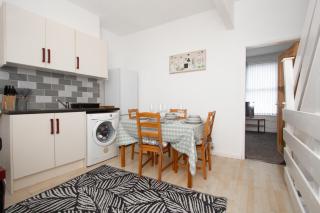 Cosy 2BR Flat Near Anfield & Goodison, Liverpool - 9