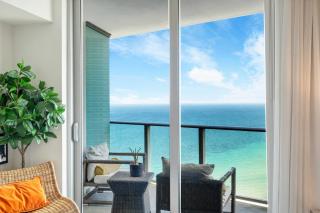 Picturesque Beachfront Condo - LOVELY 2BD and 2BA APT WITH DIRECT OCEAN VIEW - 4