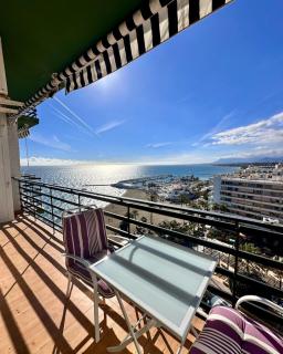 Appartement à Centre au bord de la mère Netflix & Parking - 5