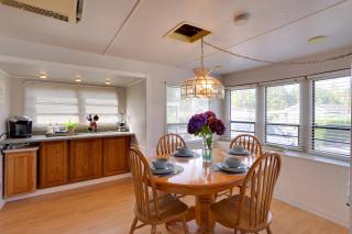 1 Mi to Birch Bay SP! Cozy Cabin with Pool Access - 2