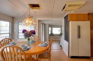 1 Mi to Birch Bay SP! Cozy Cabin with Pool Access - 1