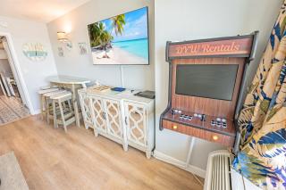 Oceanfront condo Heated Pools & Breathtaking View! - 8