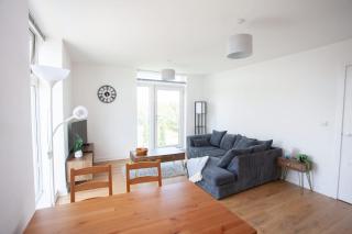 Stylish Newly Decorated 2 Bed - Glasgow - 9
