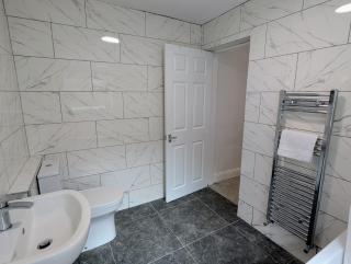 Contractors 4BR Home, Newly Refurb, Nr Centre - Wolverhampton - 9