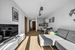 Rondo ONZ Apt - 11th Floor, Top location, Metro - by Rentujemy - 1