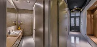Captivating Design Loft in the Pulsing City Center - 3