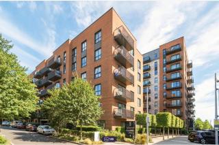 City Gateway Apartment - Green Quarter Southall Retreat - Southall - 0