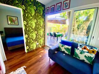 Tiny house under a tree by Vaiava beach - 4