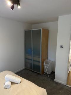 Modern Flat in Canary Wharf with Free Evening Parking - 3