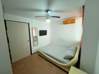 Cómoda Habitación Céntrica en Hogar Familiar - Cerca de Todo - Panama-Stadt - 8