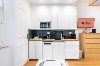 GuestReady - Charming stay in the lively 13th - 7