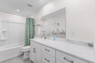 50 Seaside Stay- 4BD 3BA Duplex with Pool! home - 2