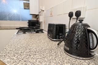 Kingston Duplex Sleeps 8 Balcony Parking & Wi-Fi - 7