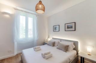 Casa Batèl Suites & Apartments - Ferry, Free Parking, Market & Lake Side - 1