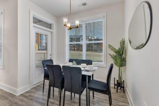 Luxe King 3BR Suite Mins to Downtown Durham - 6