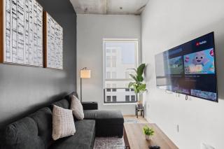 Luxe King 2BR Suite in South Charlotte - 4