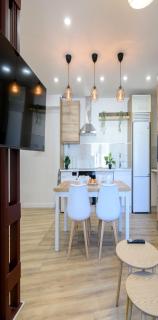APT-Inside the Wall-Family,Games,Relax,History - 0