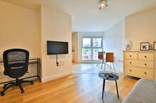 Modern & Bright Central Swansea Studio - Swansea - 9