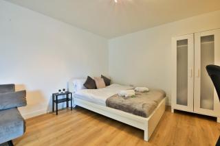 Modern & Bright Central Swansea Studio - Swansea - 6