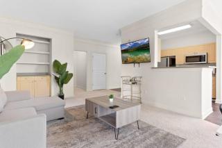 Upscale King 2BR Suite Mins Downtown Raleigh - 7