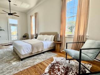 Elegant Garden District 4BR Home - 3