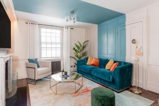 Design Haven! Big Group-Friendly 4BR City Escape in Waterloo's Coolest Corner - 4