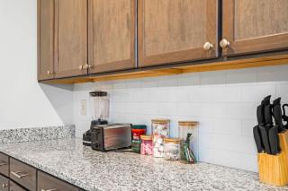 Upscale King 3BR Suite Uptown Charlotte - 2