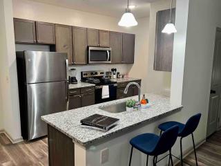 Upscale King 3 Bed Suite to Uptown Charlotte - 6
